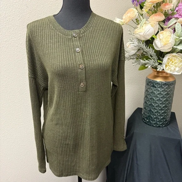Timber Brooke Olive Ribbed Long Sleeve Henley Top Women’s S Fall Casual - Picture 1 of 7